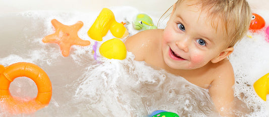 Option classic Baignoire + Pompe Electrique + Tuyaux d'evacuation + 5 jouet pour le bain + mousse pour le bain exprès pour enfants + distributeur de bulles